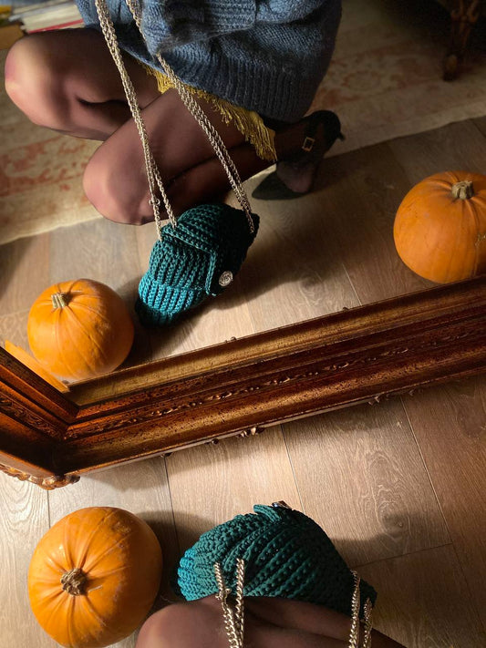 Seashell Crochet Bag in Green with Swarovski Button